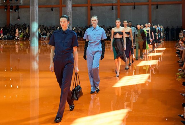 prada llgance libre de la culture contemporaine modalova